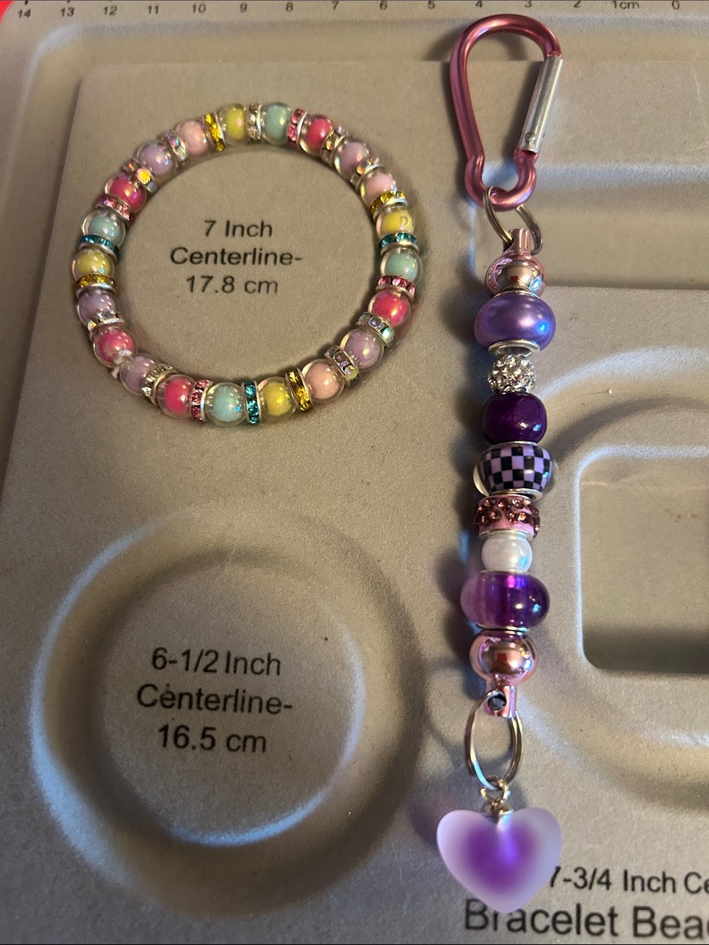 💜Pastel Multi-Color Beaded Stretch Bracelet with Purple Keychain.